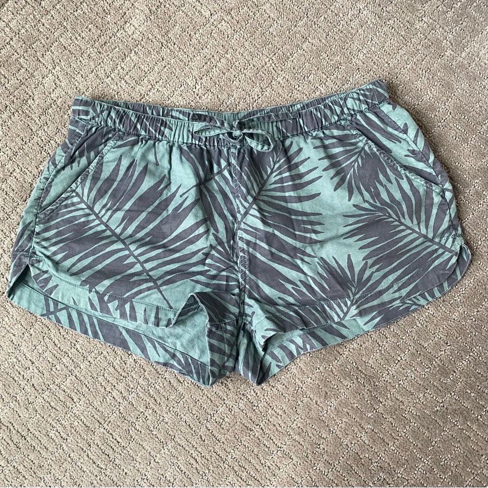 American Eagle Outfitters Green and Black Camp Shorts with Palm Print